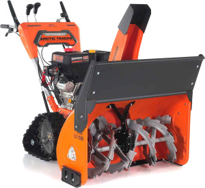 Снегоуборщик Daewoo DAST 1590 гусеничный (PRC, 88 см., Daewoo, 420 см3, эл/стартер 220В, фара, 3-х угольные гусеницы, 142 кг)